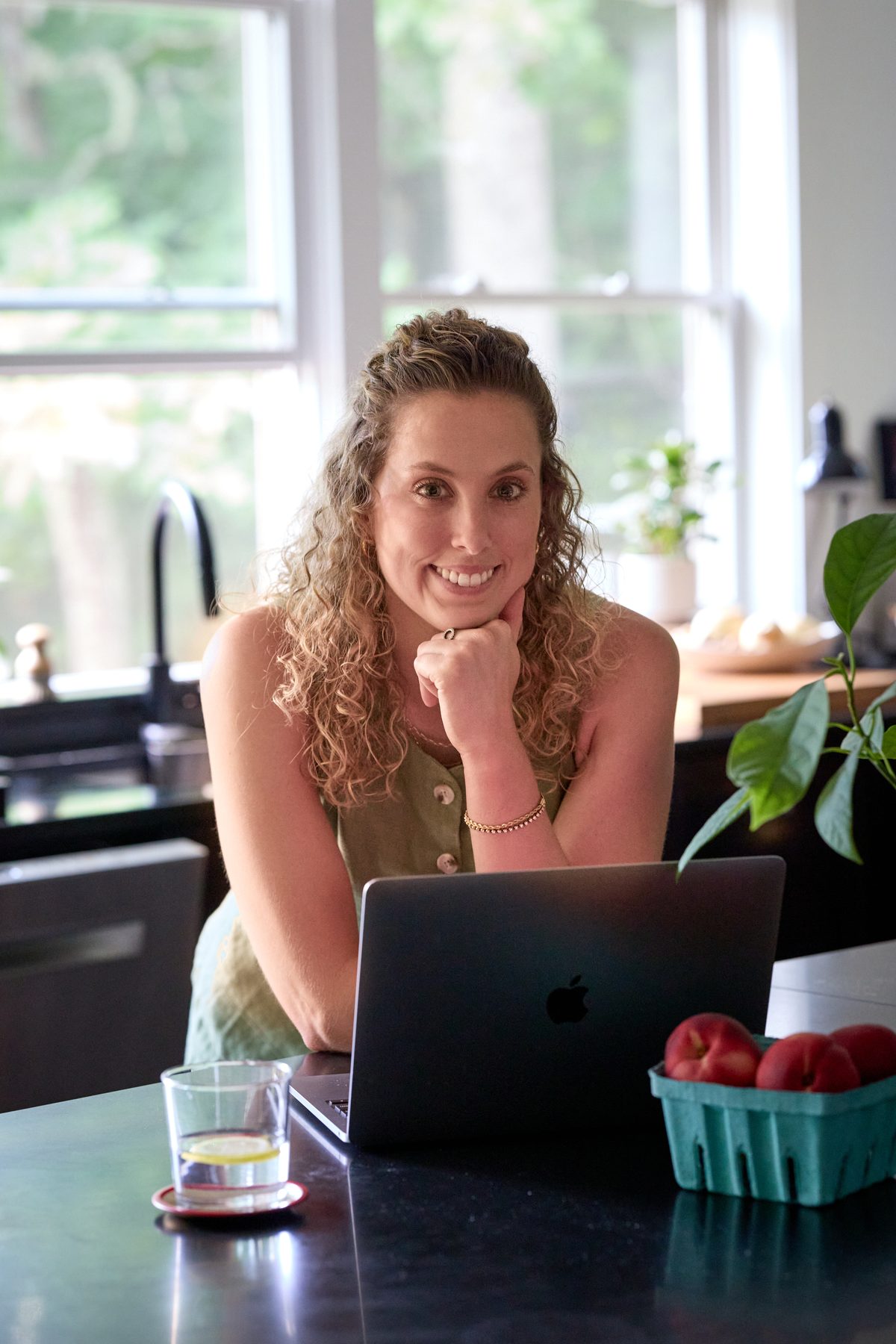 Nicole Randazzo, RDN, CDCES, at her laptop